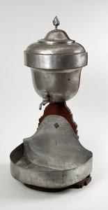 Wall Cistern with Basin