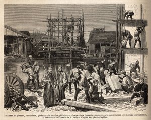 A construction site for a European house in Edo (Tokyo) with stone cutters, terrassiers, mortar gacheers, platriers and carpenters employed there. Engraving to illustrate the voyage to Japan