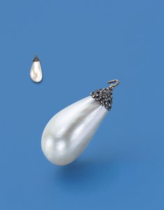 Antique pearl pendant by Unknown artist