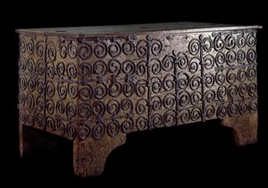 Chest in Wrought Iron and Wood