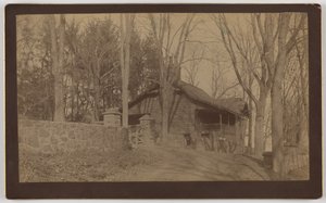 Silverspring: Lodge & Entrance