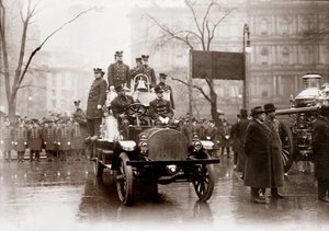 Fire Brigades equipped with new fire pumps and vehicle, New York 1913 by Unknown photographer