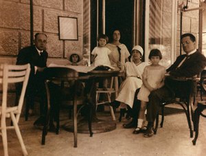 Group of people photographed in a cafe in Pula by Unknown photographer