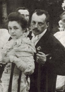 Vladimir Dmitrievich Nabokov (1870-1922) and Elena Ivanovna Rukavishnikova (1876-1939) by Unknown photographer