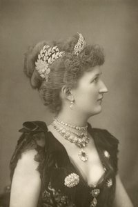 Lady Carew, courtier