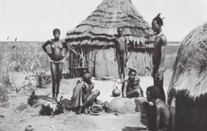 Negeridyll bei Abwong by Walter Mittelholzer