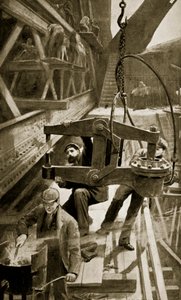 Hydraulic Riveting on the Forth Bridge