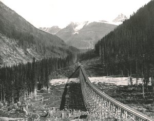 The Rockies: Loop Showing Four Tracks