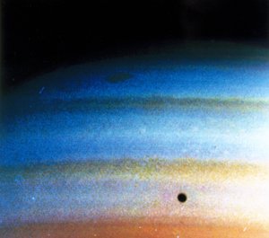 Cloud Patterns on Saturn, Photographed by Voyager 1
