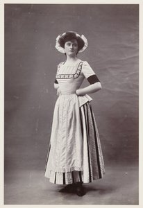 Edwardian portrait, woman in 18th-century dress by John Pardon