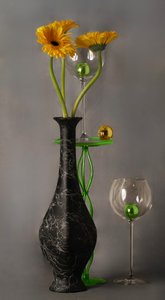 Modern Floral Display by jlloydphoto