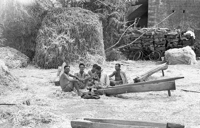 Working of Hemp, Lunch Break of the Maciullatori by Ando Gilardi