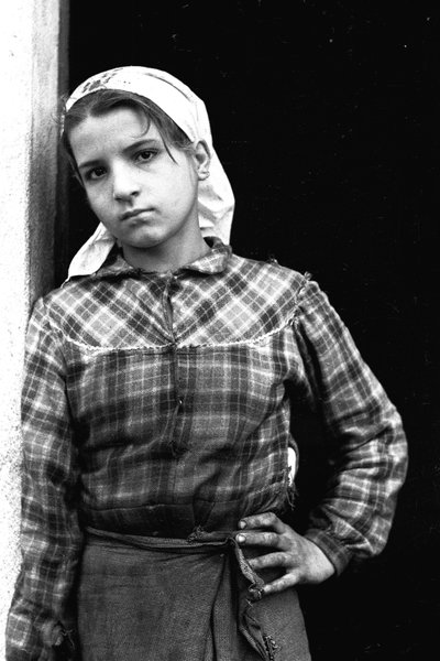 Young Portrait of Olive Picker by Ando Gilardi