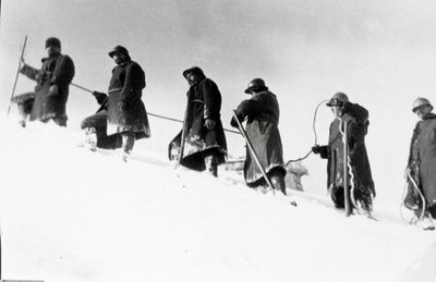 First World War: Italian alpine hunters during an ascent by Anonymous Anonymous