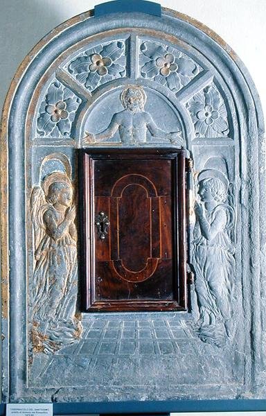 Christ in Majesty above the Gate to Heaven, flanked by two angels, c.1470-80 by Antonio (attr. to workshop of) Rossellino