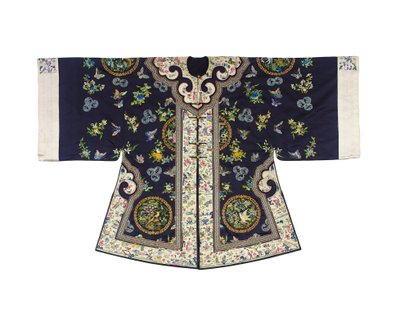 Embroidered midnight-blue Han women