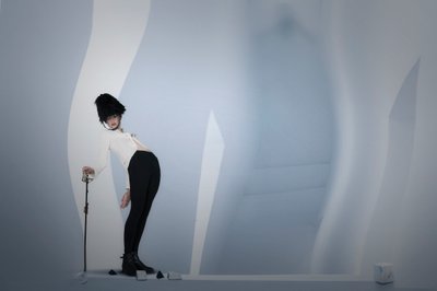 Stylish Guard Pose by Christine von Diepenbroek