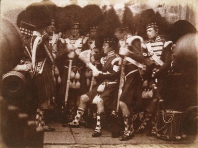 Officer of the 92nd Gordon Highlanders Reading to the Troops, Edinburgh Castle by Hill and Adamson