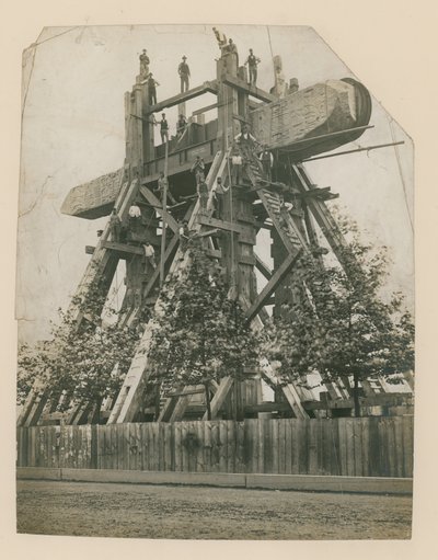Erecting Cleopatra