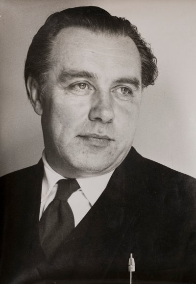 Jerzy Faczynski, Polish architect who came to Britain as a refugee in 1941 by English Photographer