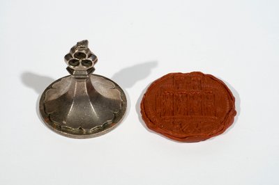 Circular seal with New College coat of arms by English School