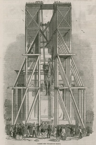 Raising the Wellington statue, Hyde Park Corner, London by English School