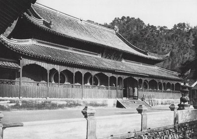 Tien tung sze, Chekiang, Main hall in the Monastery of the Celestial Boy near Ningpo by Ernst Boerschmann