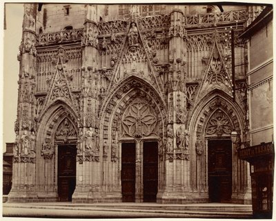 Abbeville, Saint-Vulfran by Eugène Atget
