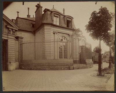 Hospice Debrousse, Former Park of Philippe Egalité - Rue de Bagnolet, 148 (Charonne) by Eugène Atget