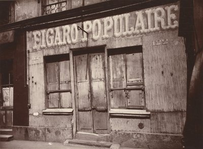Le Figaro populaire, 122 Boulevard de la Villette (Barbershop facade, 122 Boulevard de la Villette) by Eugène Atget