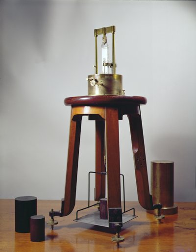 Piezoelectric quartz apparatus, designed by Pierre and Jacques Curie by French School