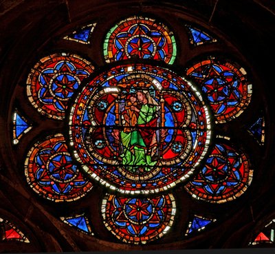 Window w10 depicting the Virgin and Child by French School