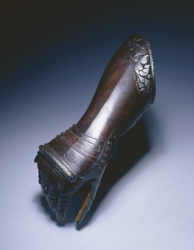 Black and White Elbow Gauntlet for the Right Hand, c.1570 by German School