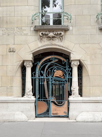 Entrance door of the Castel Beranger, built between 1895 and 1898 in the 16th arrondissement in Paris by Hector Guimard