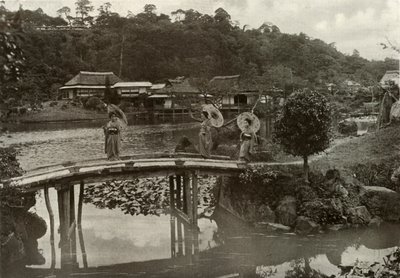 Hikone by Herbert Ponting