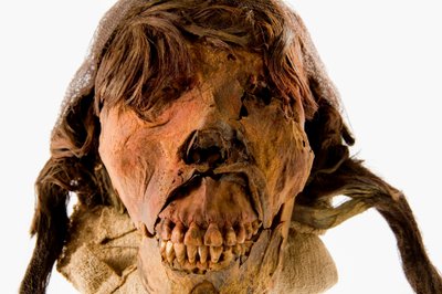 Portraits of the El Brujo female mummy