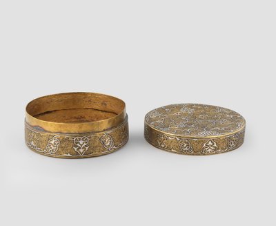 Box with cover of cylindrical form, of engraved brass inlaid with silver, with later gilding and possible addition of inner band, 1400-c.1525 by Iranian School
