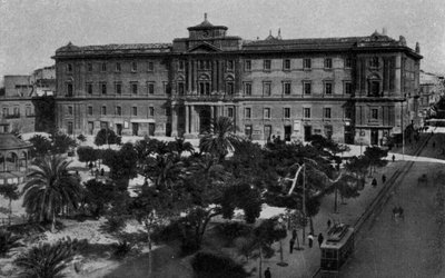 Taranto, Palazzo degli Uffici by Italian Photographer