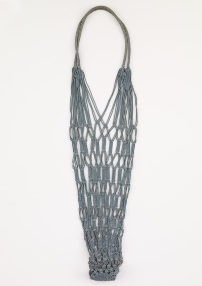 Net bag for displaying tea-leaf storage jar by Japanese School