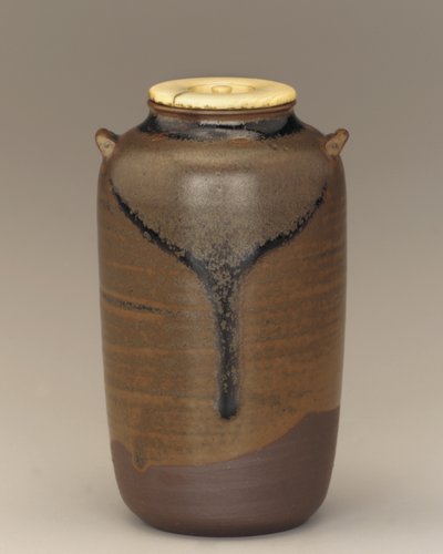 Tea caddy with two lugs, Koishibara, Edo period by Japanese School