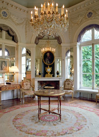 Octagonal salon of the Comtesse de Provence by Jean Francois Therese Chalgrin