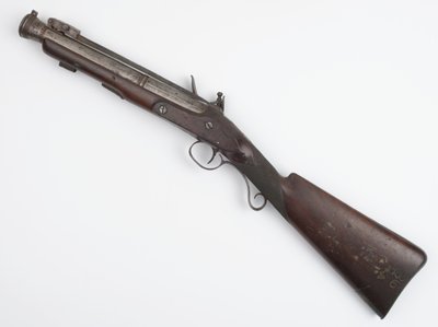 Blunderbuss with spring bayonet issued to Irish Volunteers, c.1815 by Joseph Wood