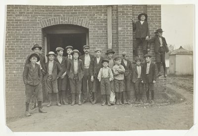Noon Hour, King Manufacturing Co., Augusta, Georgia by Lewis Wickes Hine