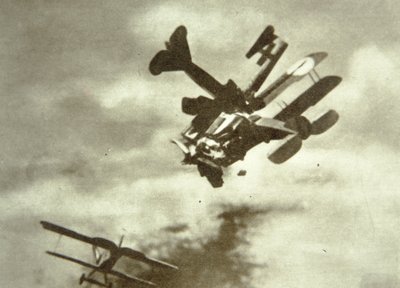 German and British aircraft collide in the air by Unbekannt Unbekannt