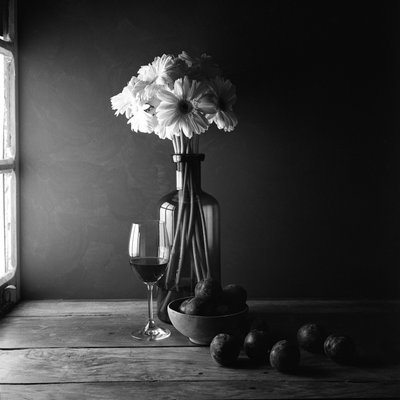 Dark Still Life Flowers by Luiz Laercio