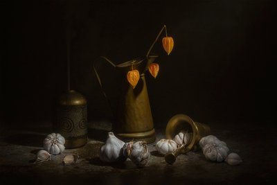 Garlics by Lydia Jacobs