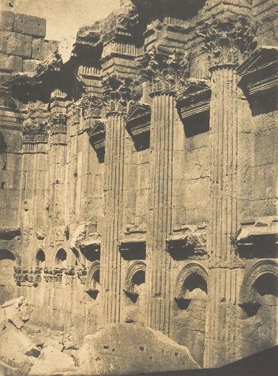 Colonnade Intérieure du Naos du Temple de Jupiter, à Baalbek Héliopolis by Maxime Du Camp