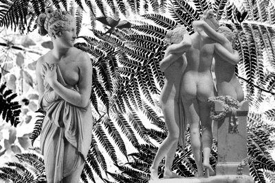 Statue with 2019 by Olivia Gozzano