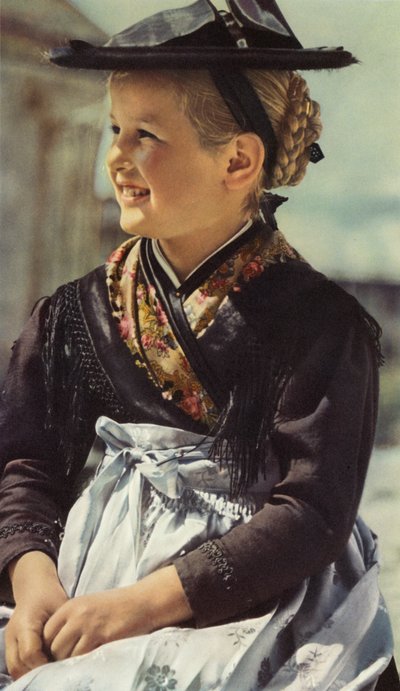 Early colour photography: Little girl from the Sarn Valley, Sarentino by Paul Wolff