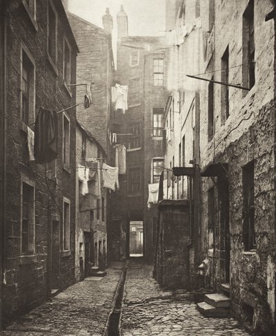 Close No. 75 High Street by Thomas Annan
